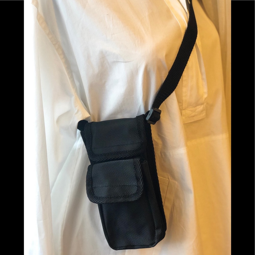 Black phone / camera  / small item Carrier